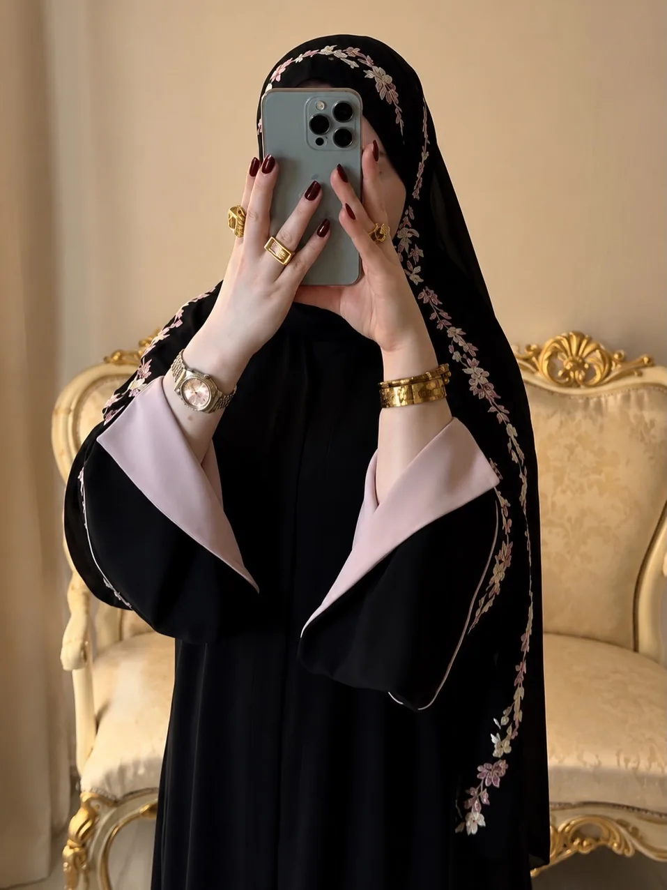 عباية الورد